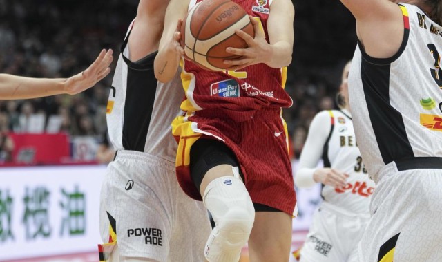 NINEGAMES-热闻|张子宇20分11篮独木难支！世预赛中国女篮65-80不敌比利时