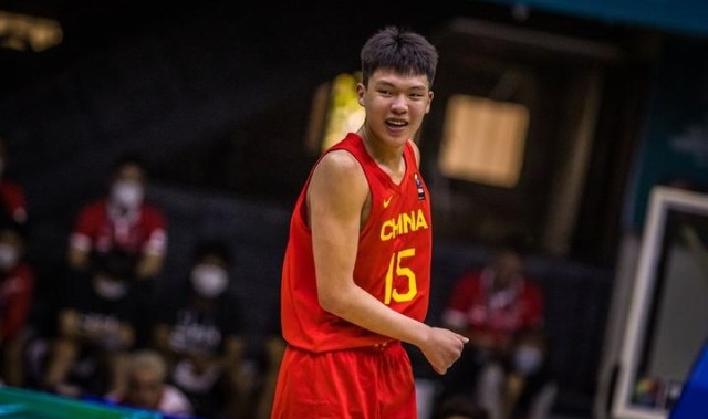 王俊杰&amp;杨瀚森回归后中国男篮如何？解说：能赢日本 锋线厚度不错